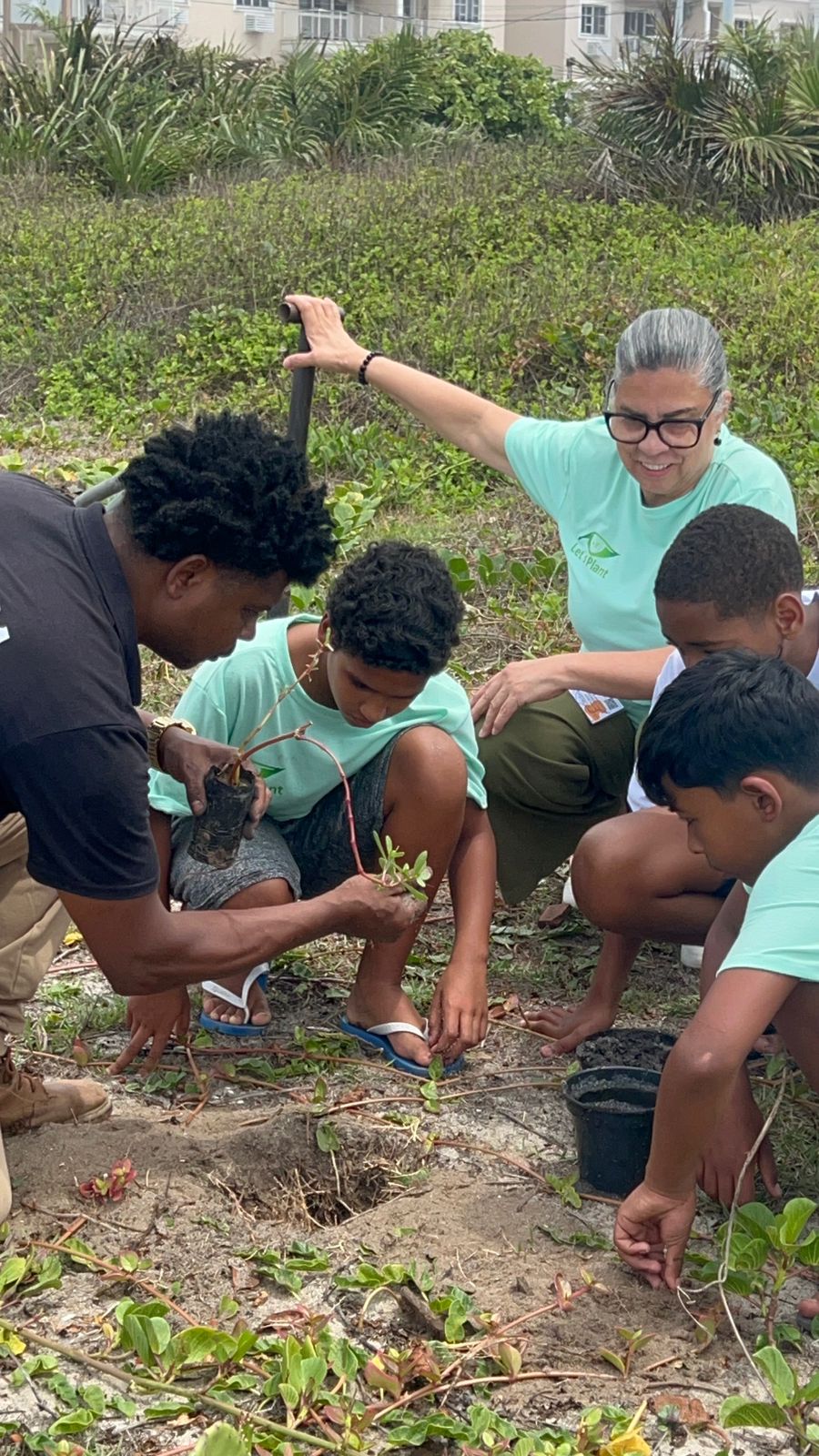 Rico de Souza participando no mutirão de 8 de novembro